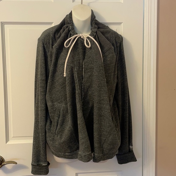 Abercrombie & Fitch Sweatshirt - Picture 1 of 8